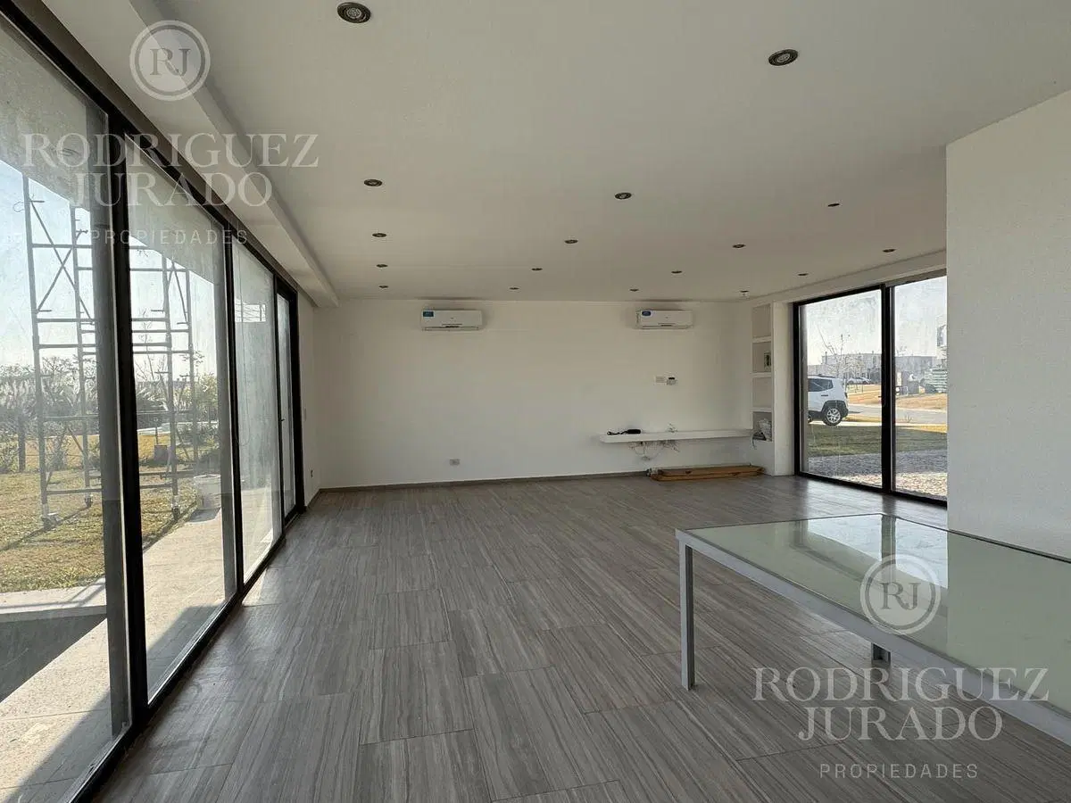 Casa En Venta A La Laguna Acacias - Puertos 8
