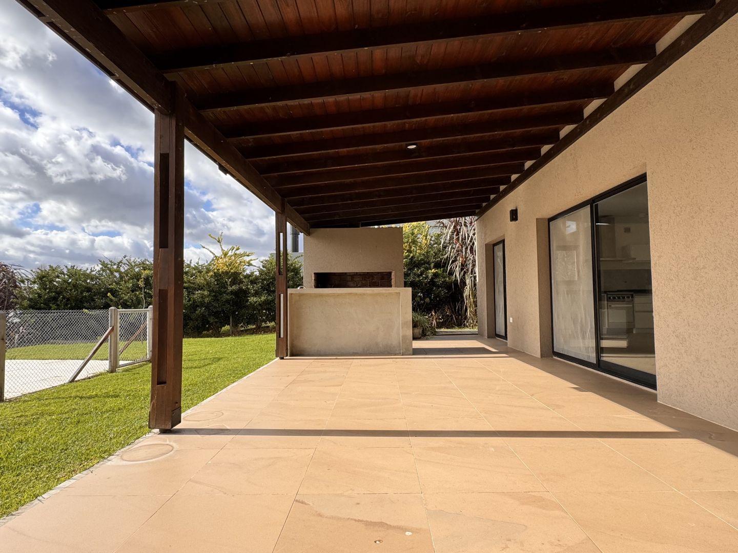 Foto de Casa en alquiler permanente a la laguna El Canton Escobar, imagen 2