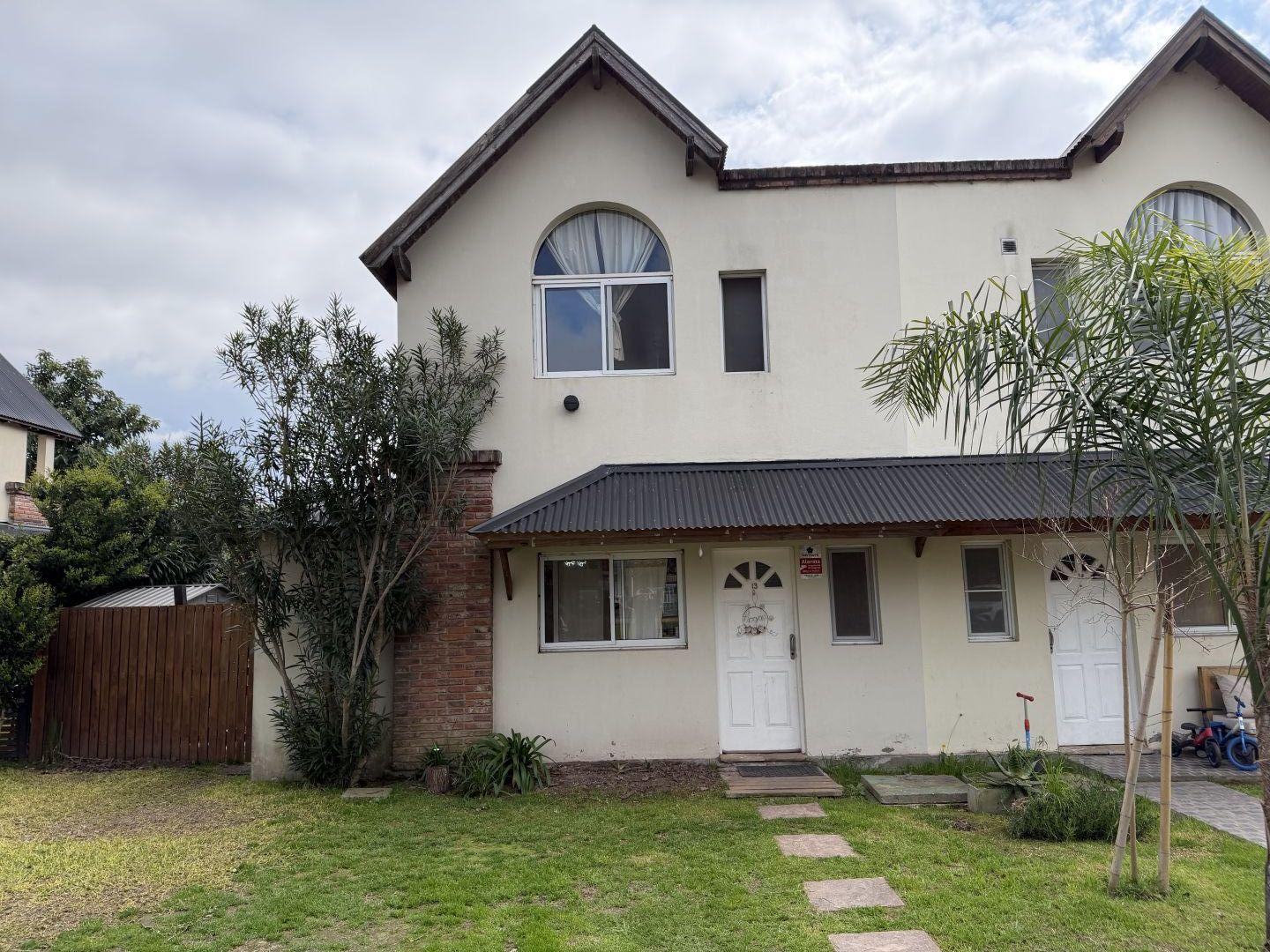 Foto de Casa de 3 dormitorios en venta bajas expensas apto credito hipotecario, imagen 2