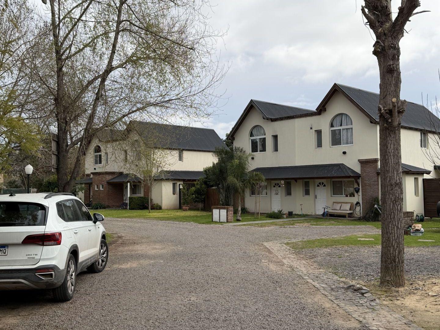 Foto de Casa de 3 dormitorios en venta bajas expensas apto credito hipotecario, imagen 5