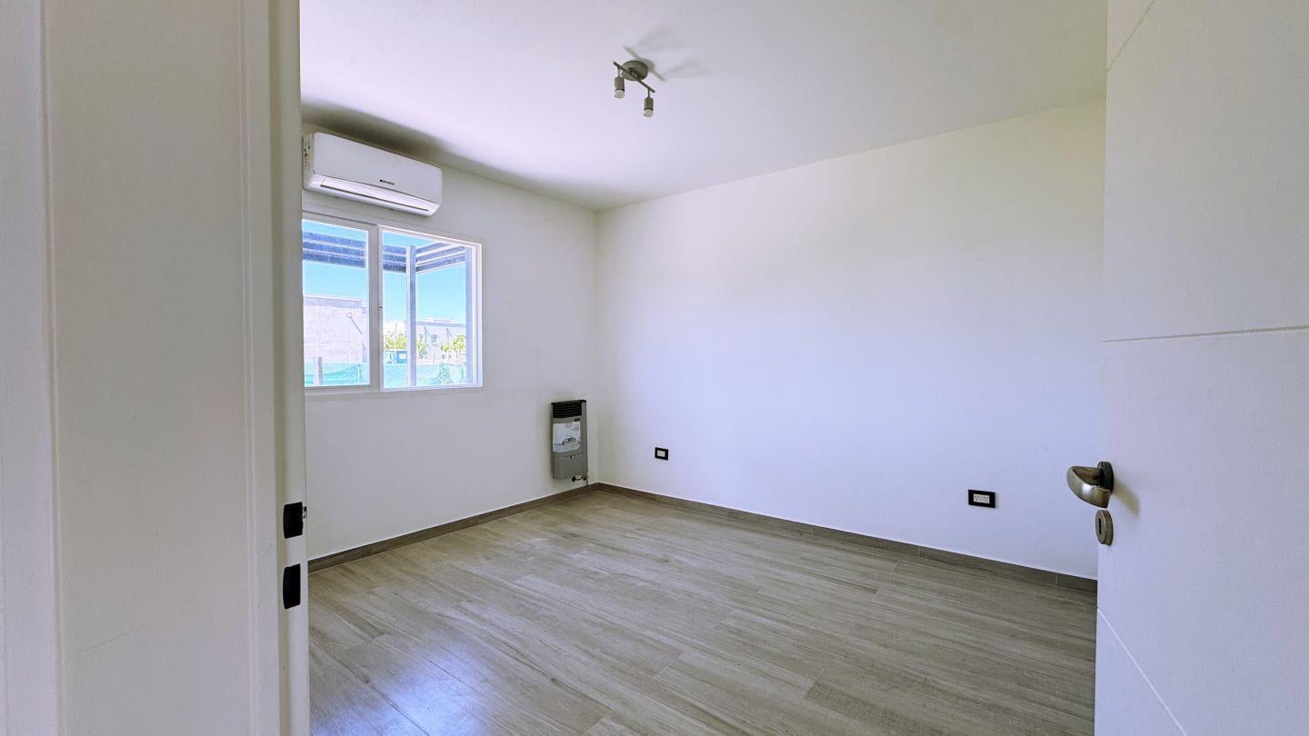 Foto de Casa con Pileta en una planta - San Pablo - Pilar, imagen 3