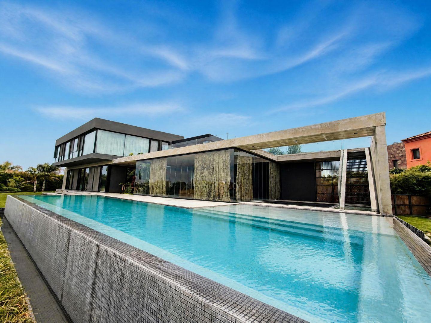 Foto de Casa en venta EL CANTON 692m2 sobre doble lote, imagen 2