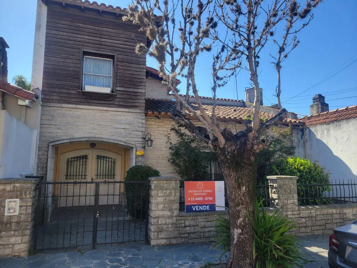 casa a reciclar desarrollada en una planta 1