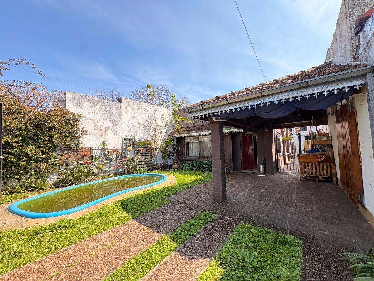 en la calabria, casa en una planta con jardin