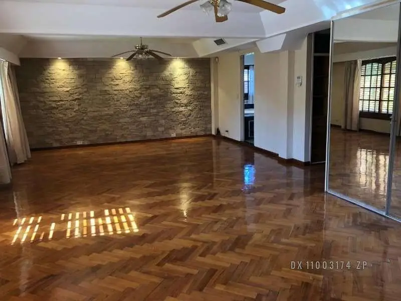 Casa de Categoría en Alquiler en Vicente López | 4 Dormitorios | Jardín, Pileta y Quincho USD 5.500 4