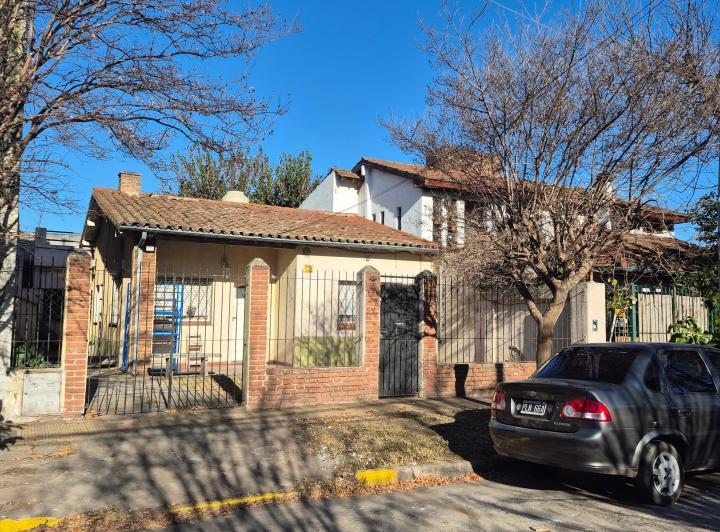 Casa a reciclar sobre un lote de 200m2 Zona Hipodromo a Panamericana