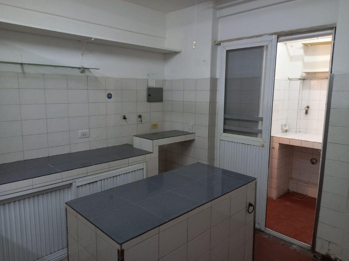 Foto de Local comercial de 24 m2 a metros de la Avenida Maipu, imagen 1