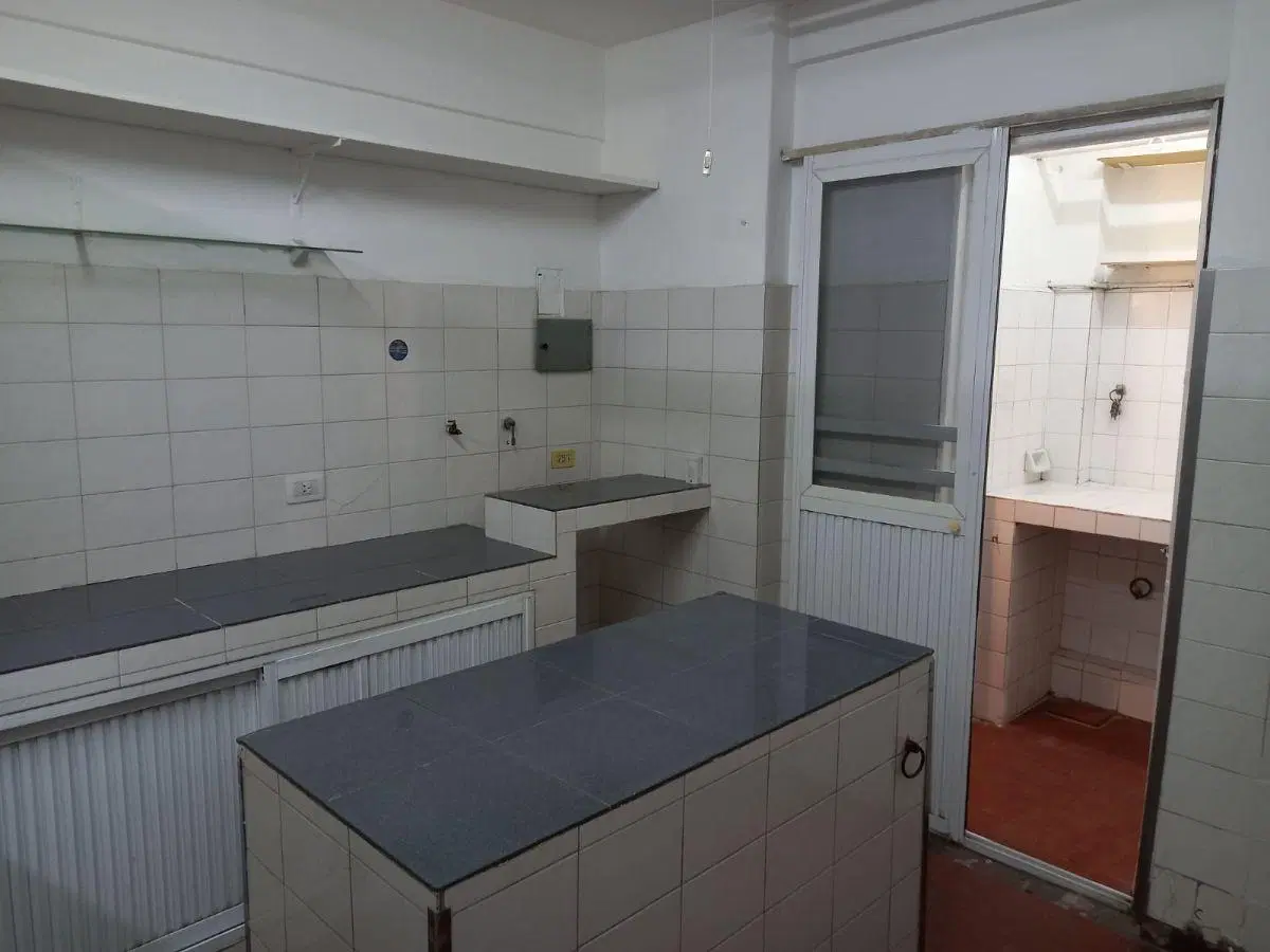 Local comercial de 24 m2 a metrso de la Avenida Maipu 1
