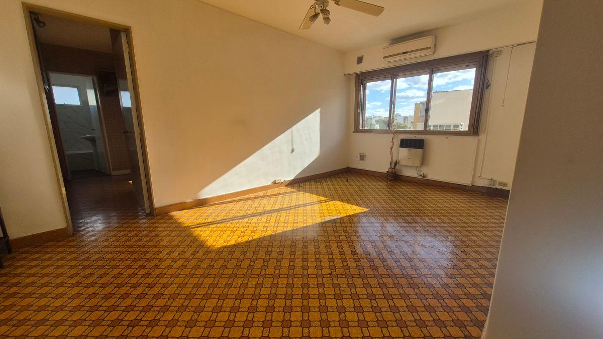 Foto de Depto de 3 ambientes de 64m2 muy luminoso al frente con cocina con, imagen 4