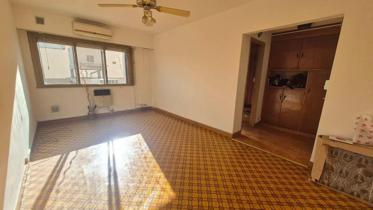 Depto de 3 ambientes de 64m2 muy luminoso al frente con cocina con comedor diario 5