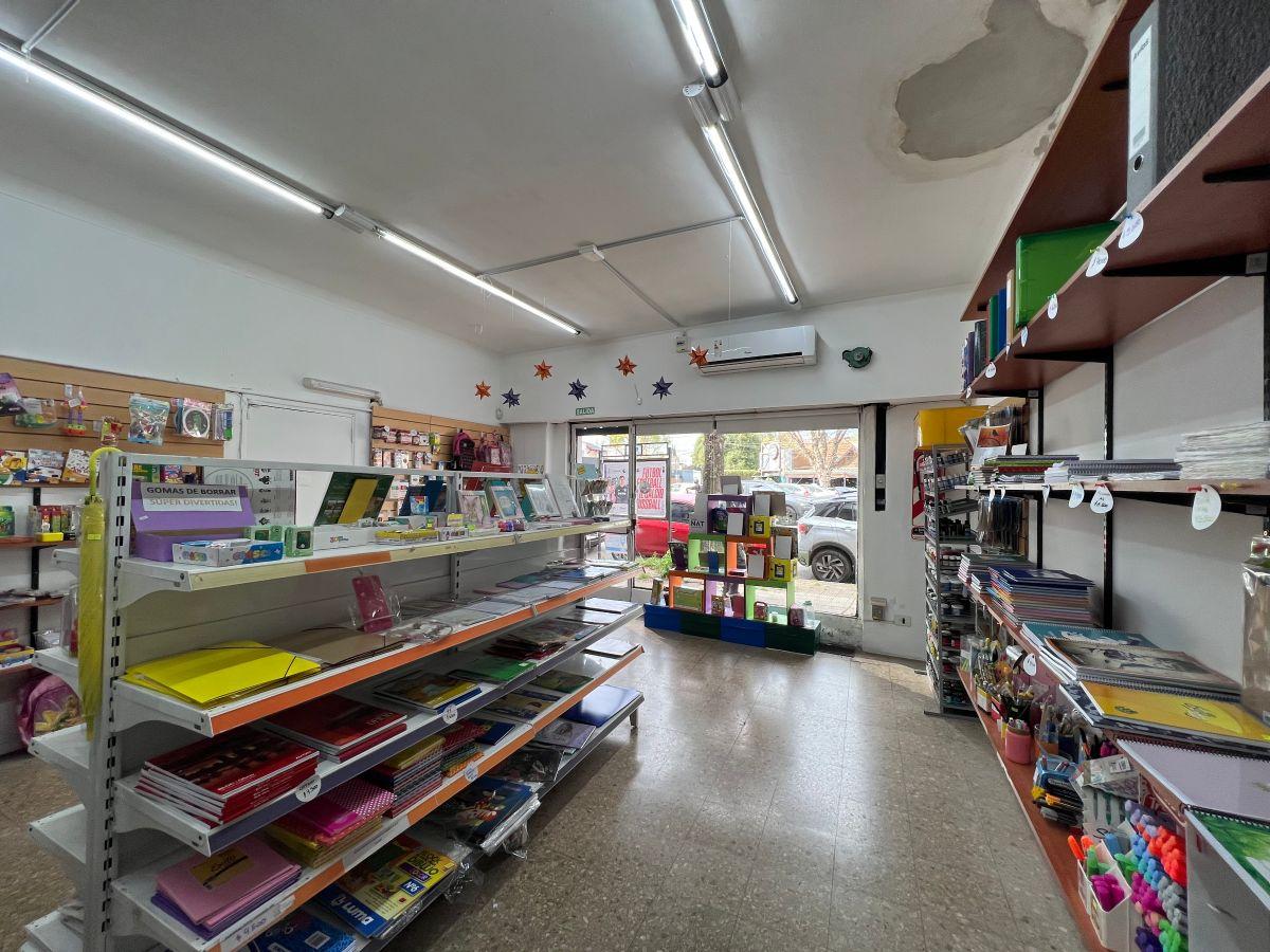 Foto de Local comercial sobre la Av Maipu con 5 mts de frente, imagen 3