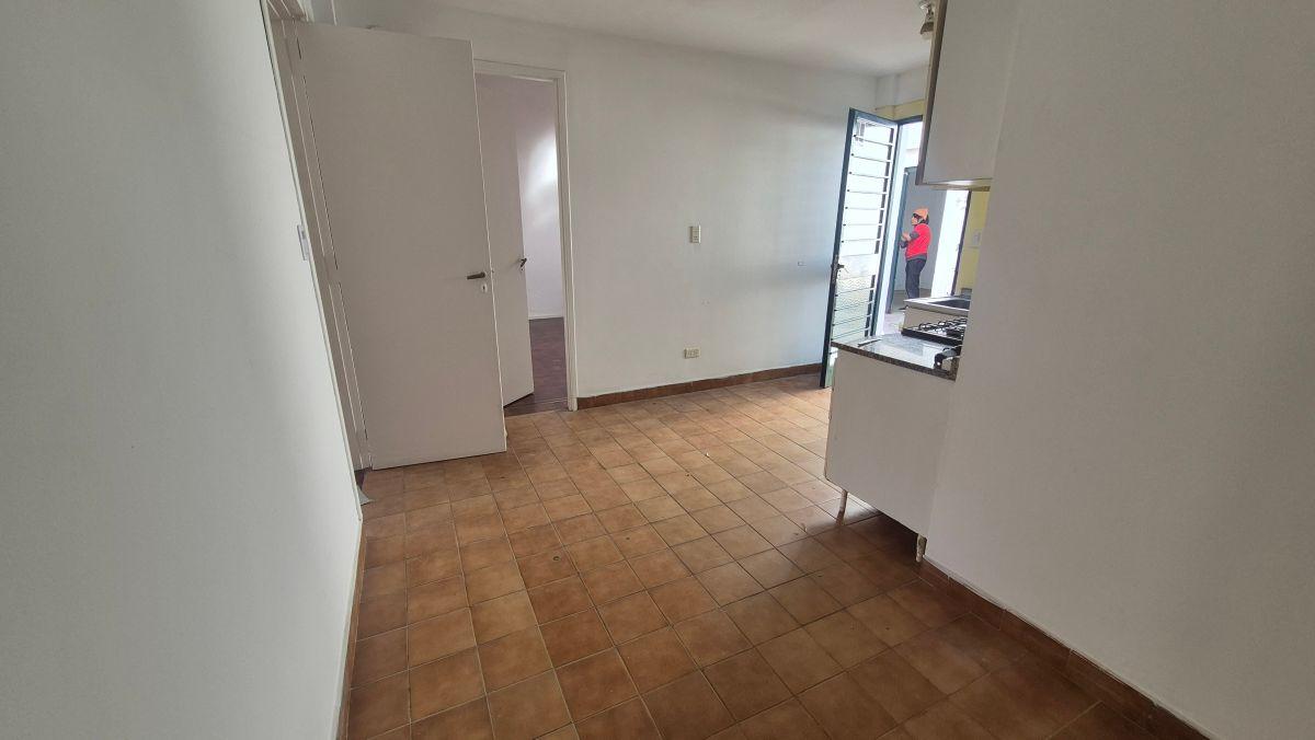 Foto de Muy linda casa en esquina de 3 dormitorios, un amplio living comedor en, imagen 1
