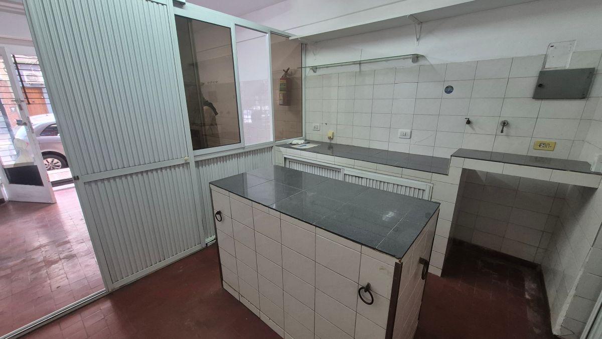 Foto de Local Comercial de 24 m² a m de La Av Maipu, imagen 3