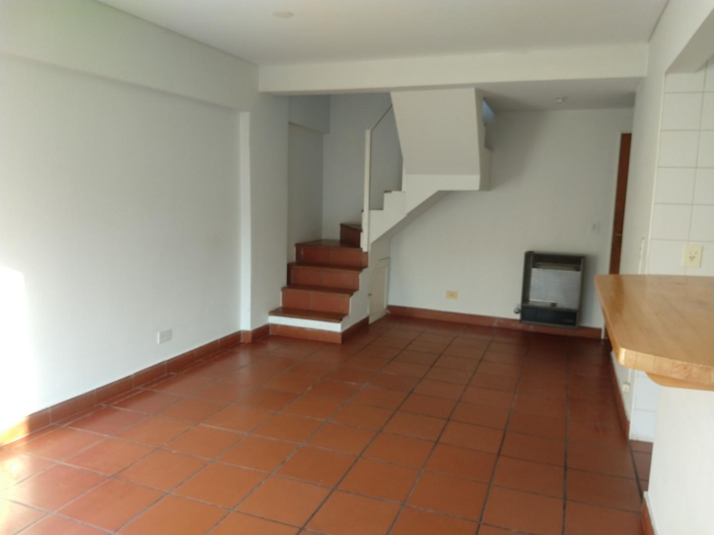 Foto de MUY LINDO 2 AMB EN DUPLEX CON COCH. TODO SOL!!!!, imagen 4