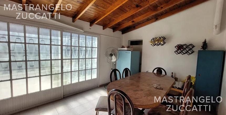 Amplio PH de 4 Ambientes Acceso por Pasillo 4