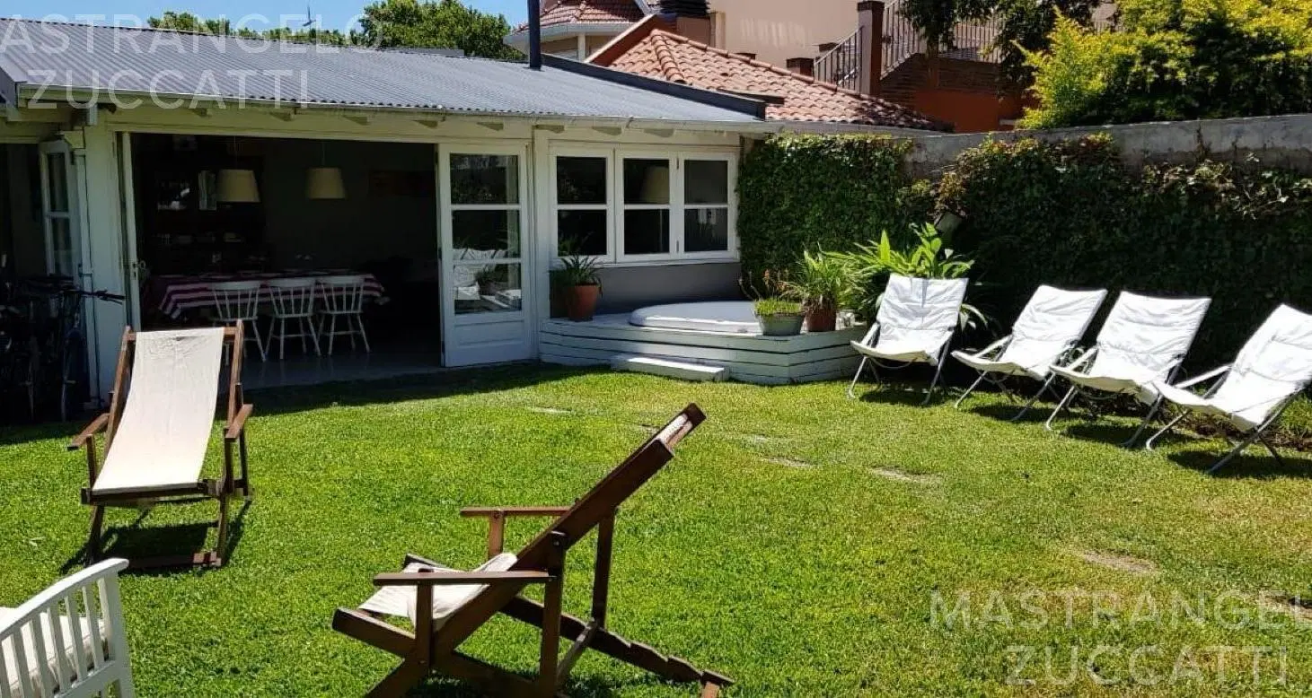 Casa de 3 dormitorios con quincho y jacuzzi totalmente reciclada 4