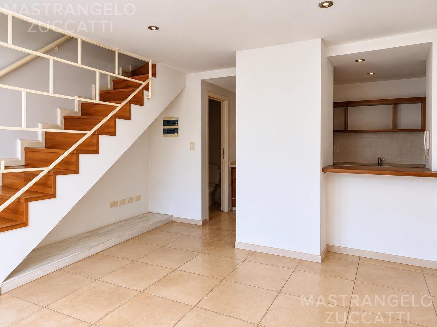 Foto de Departamento 2 ambientes tipo dúplex con patio y jacuzzi – Lomas Oeste, imagen 1