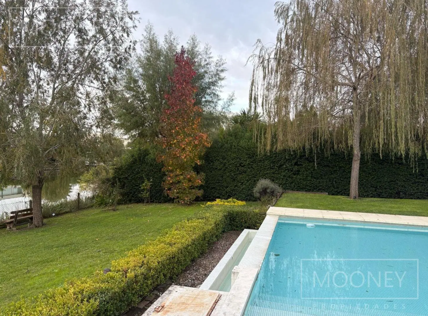 Imponente casa en Barrio El Golf 2
