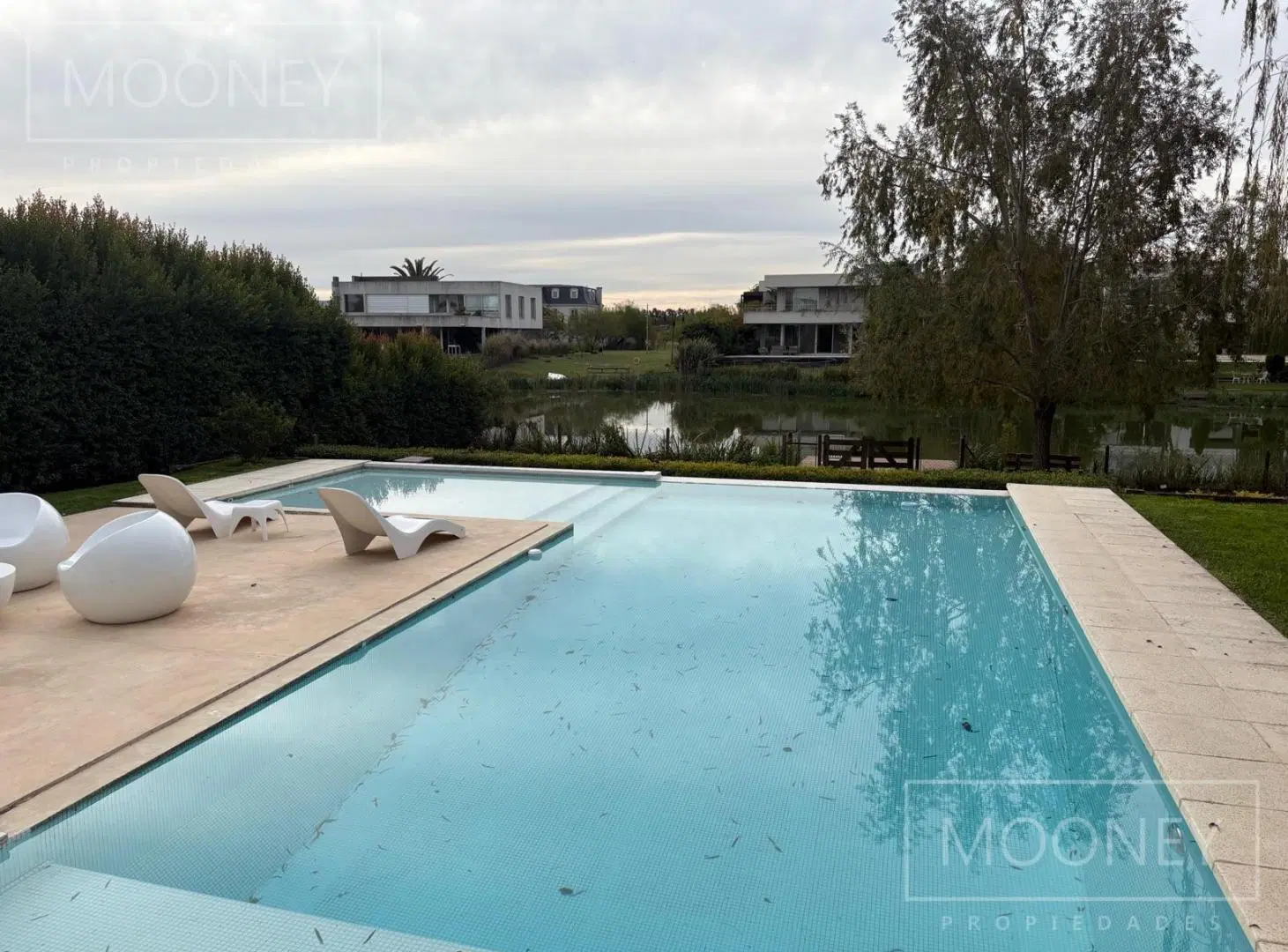 Imponente casa en Barrio El Golf 5