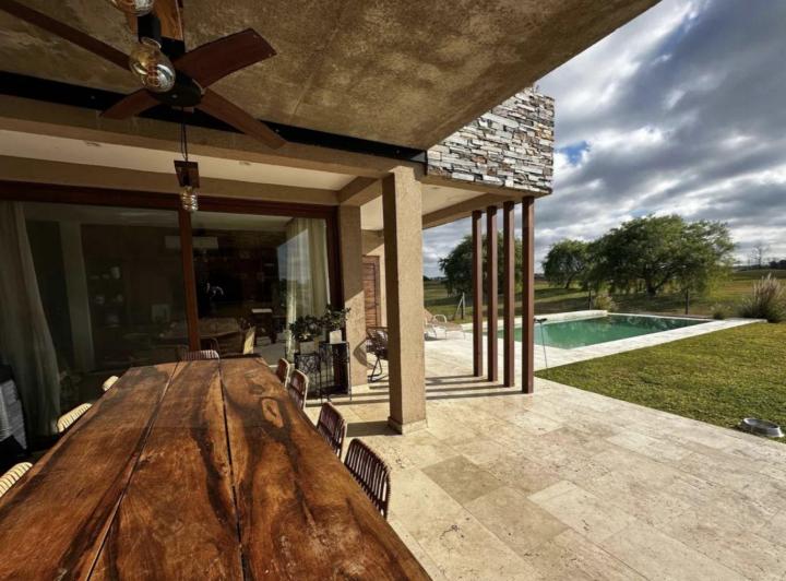 Casa 8 ambientes. | El Cantón Golf - Escobar 5