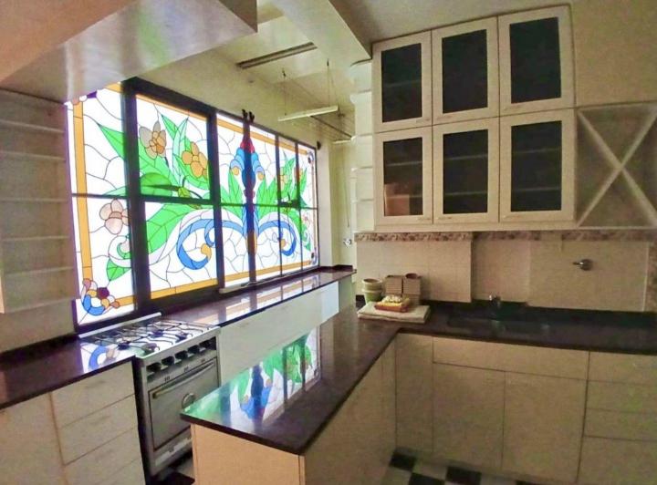 Departamento 6 ambientes. | AVENIDA SANTA FE al 900 5