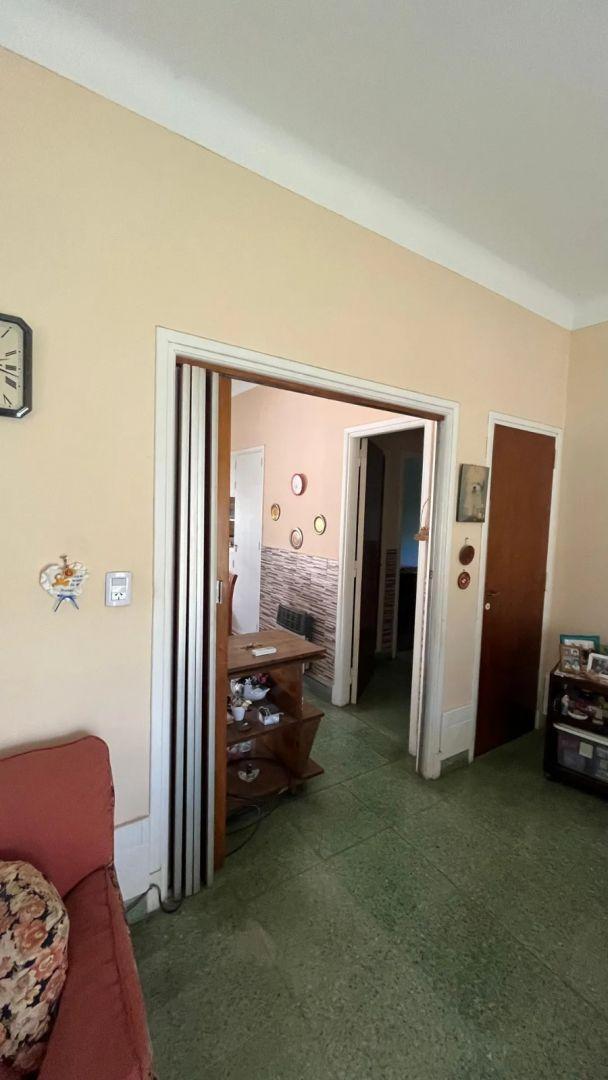Casa 4 ambientes. | CALVO, CARLOS al 2000