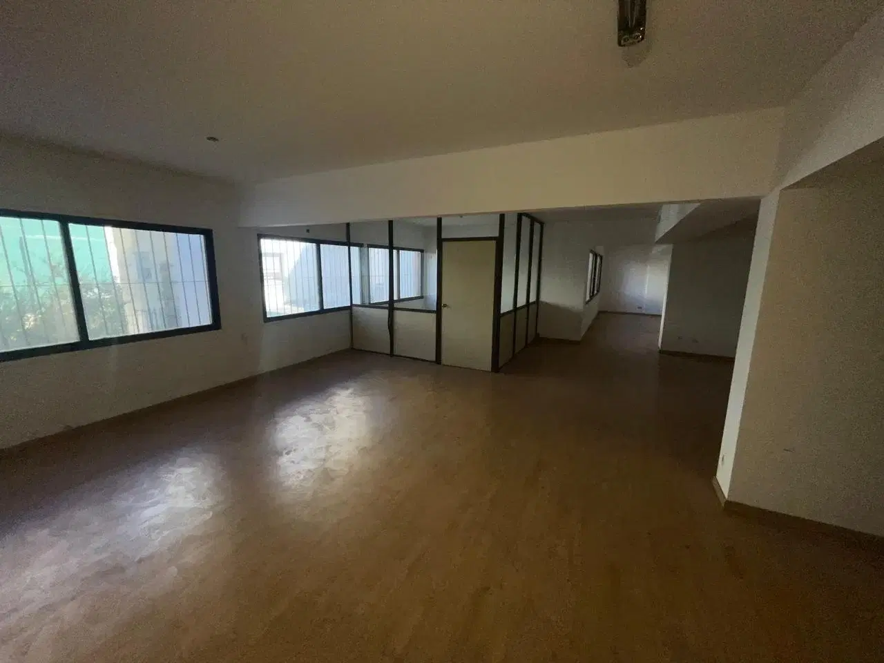 Oficina  m2 en San Nicolás  4 Privados + Cochera 5