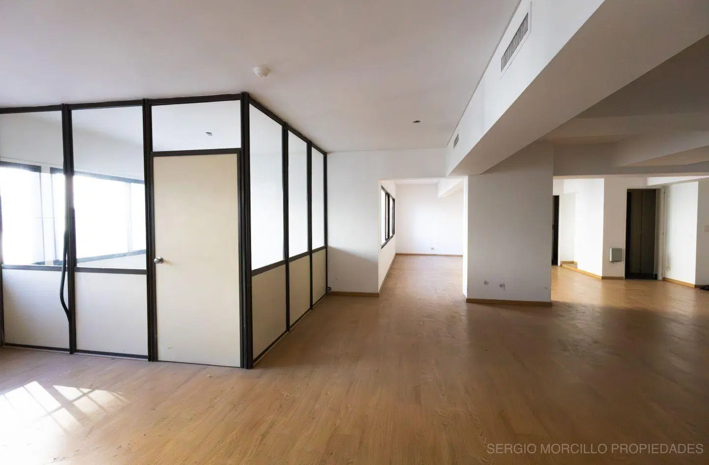 OFICINA PISO COMPLETO FRENTE Y CONTRAFRENTE 4