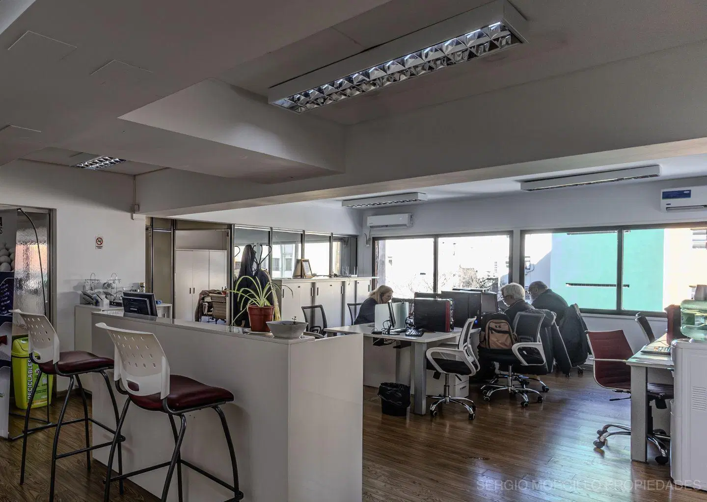 Oficina 135m2 en San Nicolás + Cochera 2