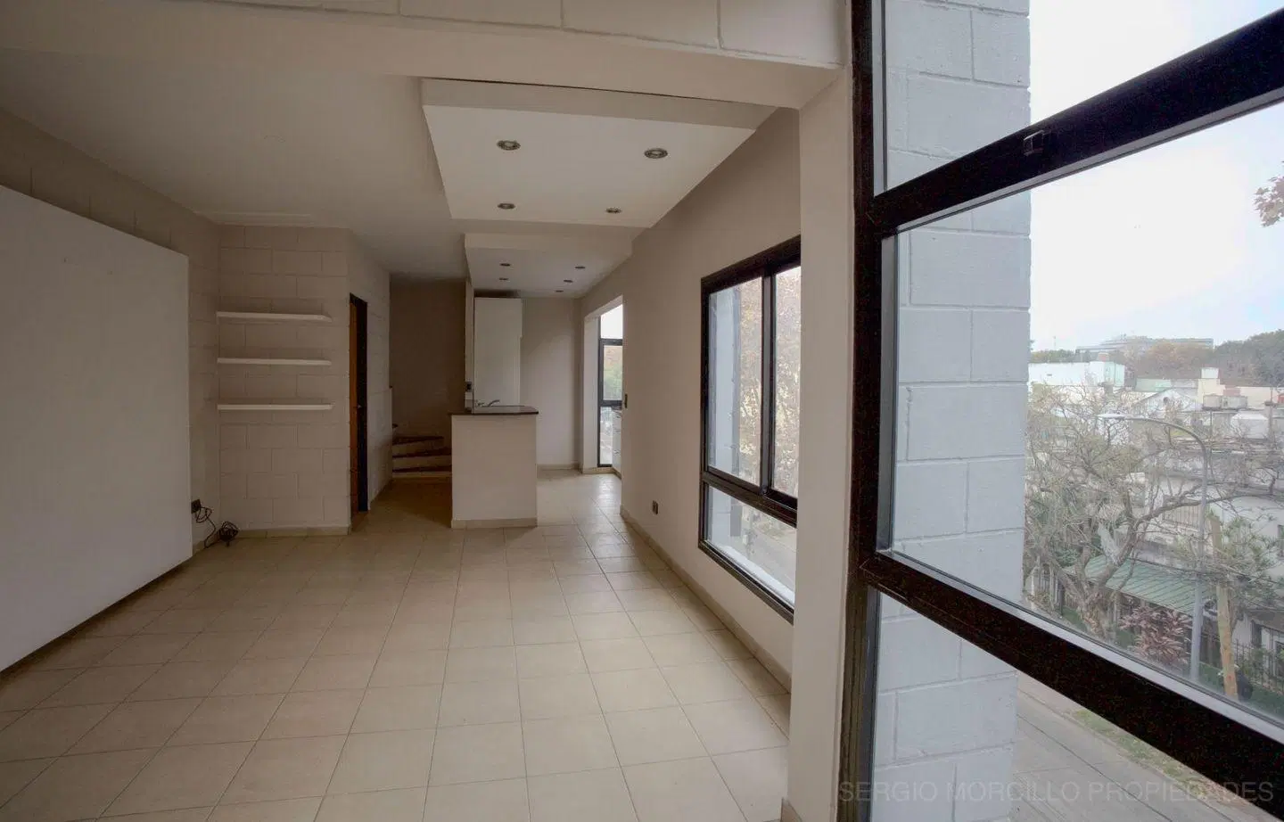 DEPARATMENTO DUPLEX EN FLORIDA C/COCHERA , IMPECABLE , CALEFACCION CENTRAL 2