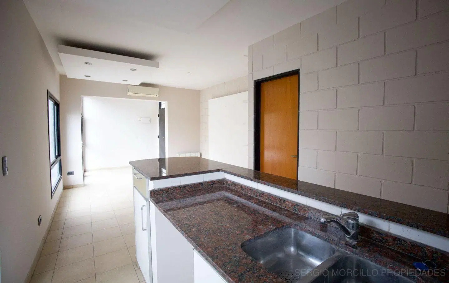 DEPARATMENTO DUPLEX EN FLORIDA C/COCHERA , IMPECABLE , CALEFACCION CENTRAL 5