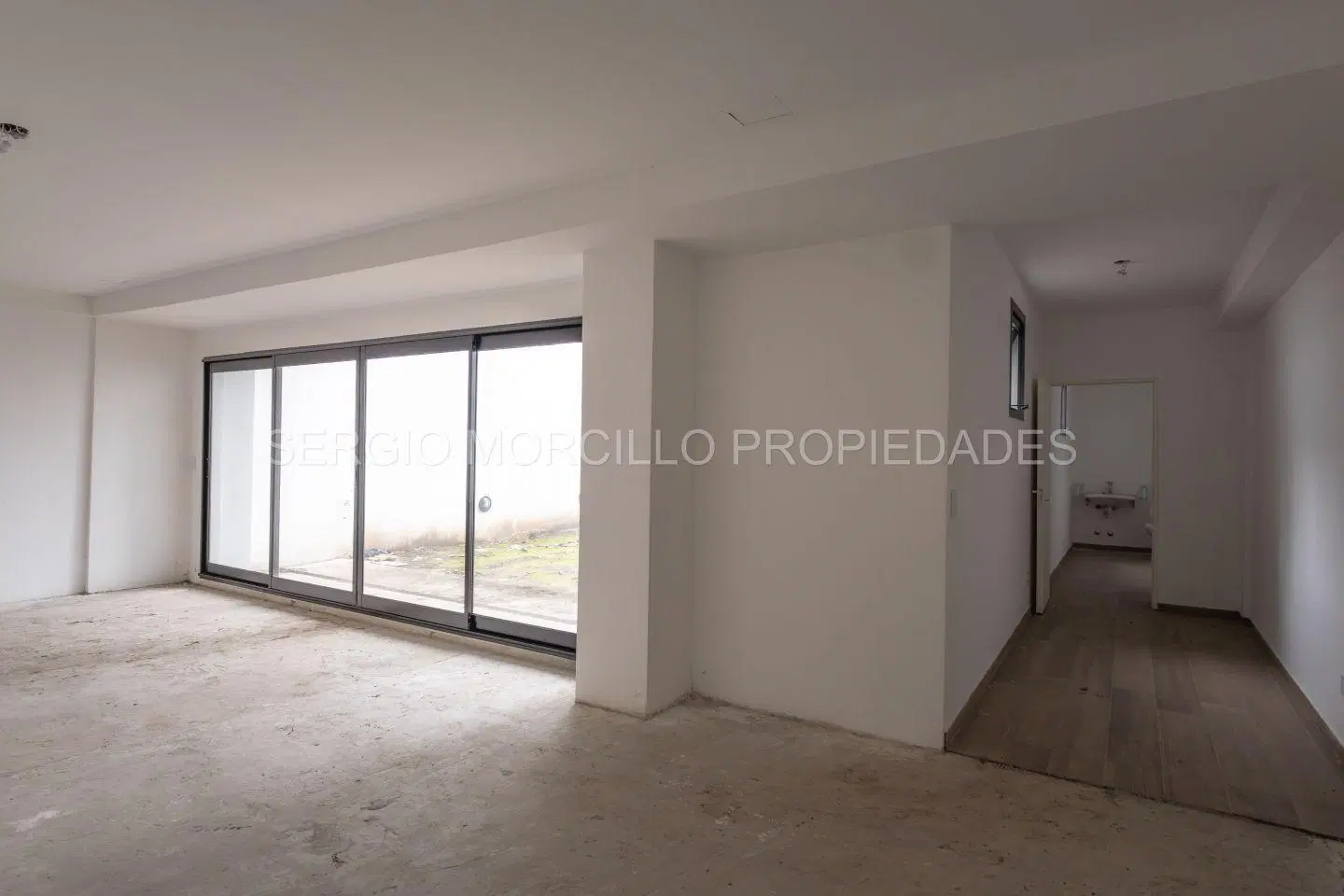LOCAL 200M2 A ESTRENAR METROS DE LACROZE 3