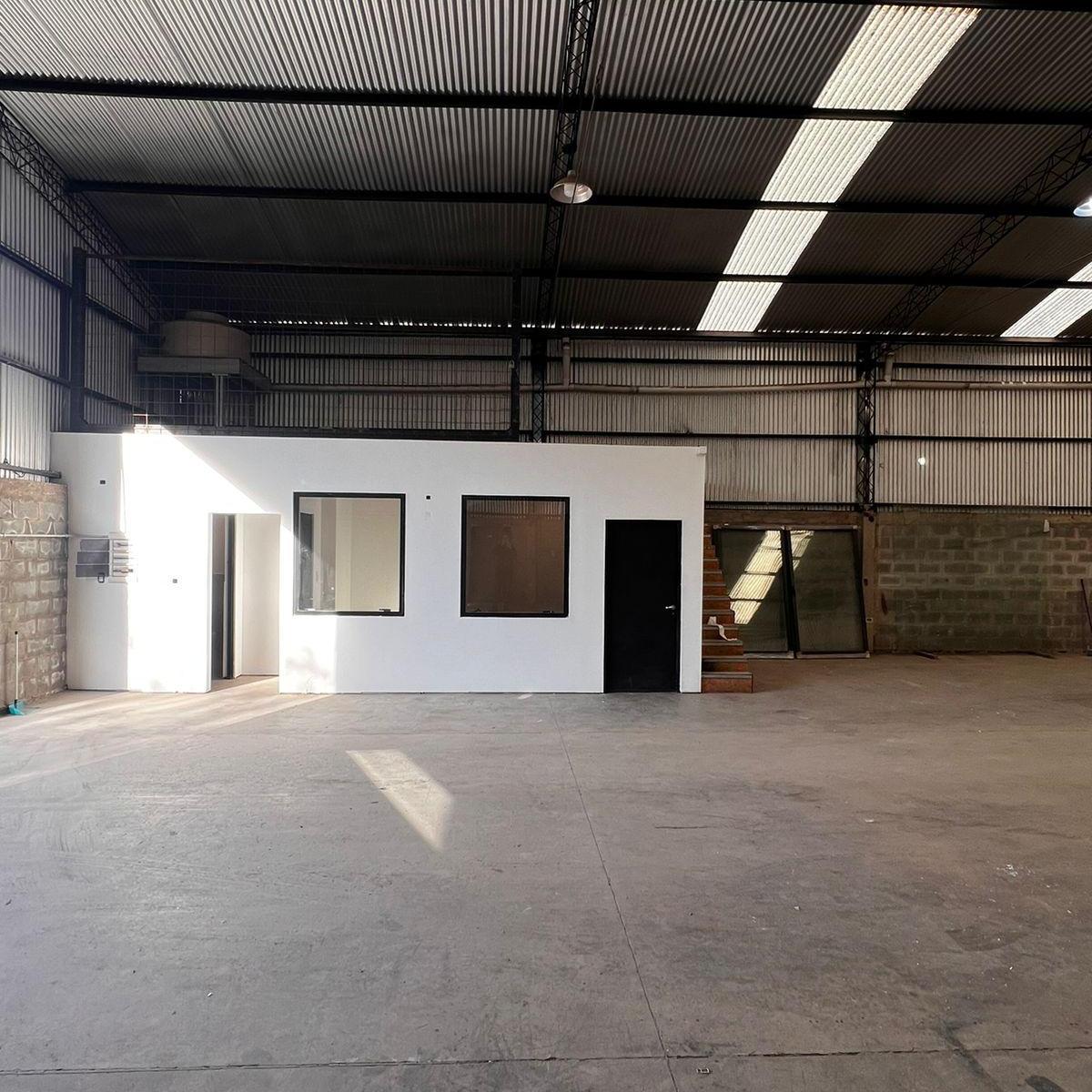 Vendemos Excelente Galpon de 300 m² - Cuesta Colorada - La Calera 5