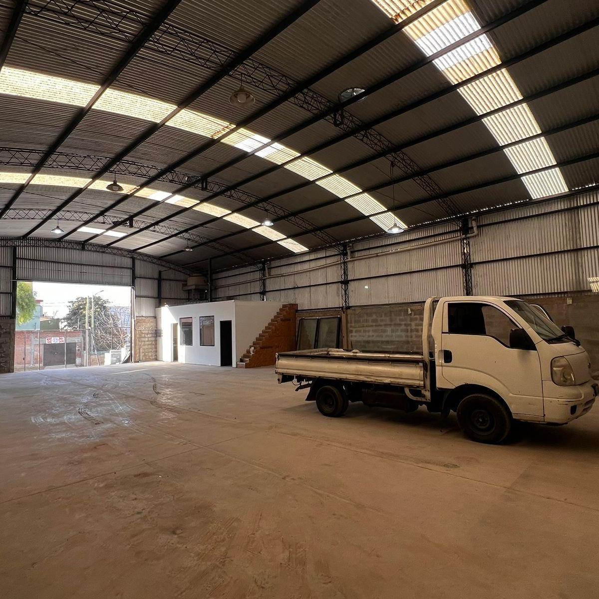 Vendemos Excelente Galpon de 300 m² - Cuesta Colorada - La Calera 4