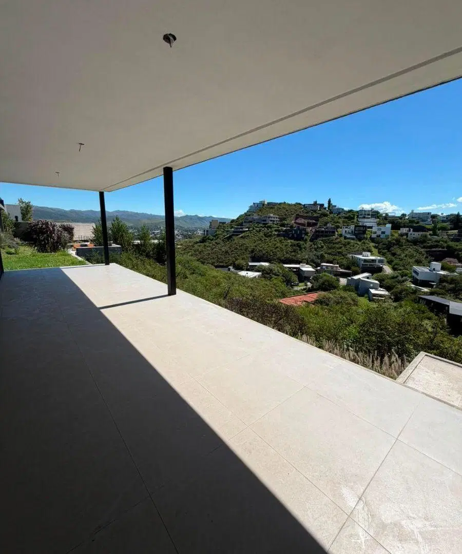 LA CUESTA VILLA RESIDENCIAL - CASA DE 3 DORMITORIOS EN VENTA 3