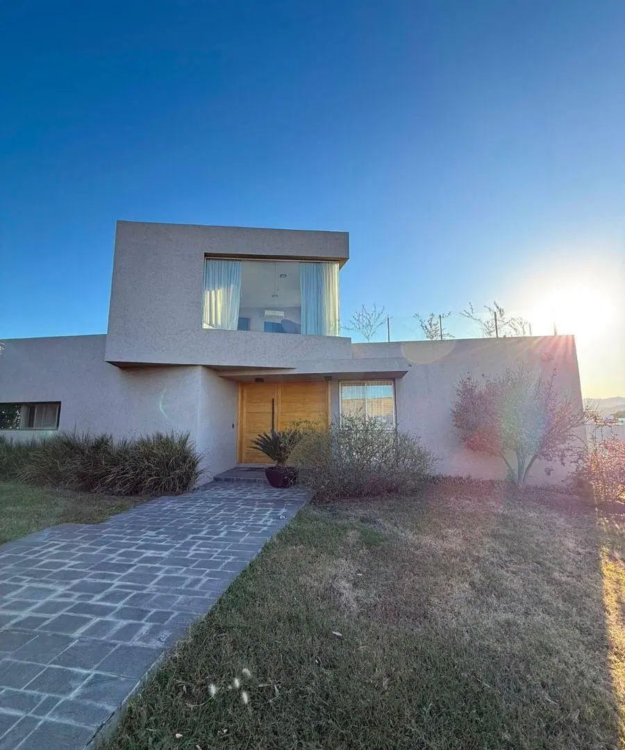 La Cuesta Villa Residencial - Casa de 3 Dorm. en Venta 1