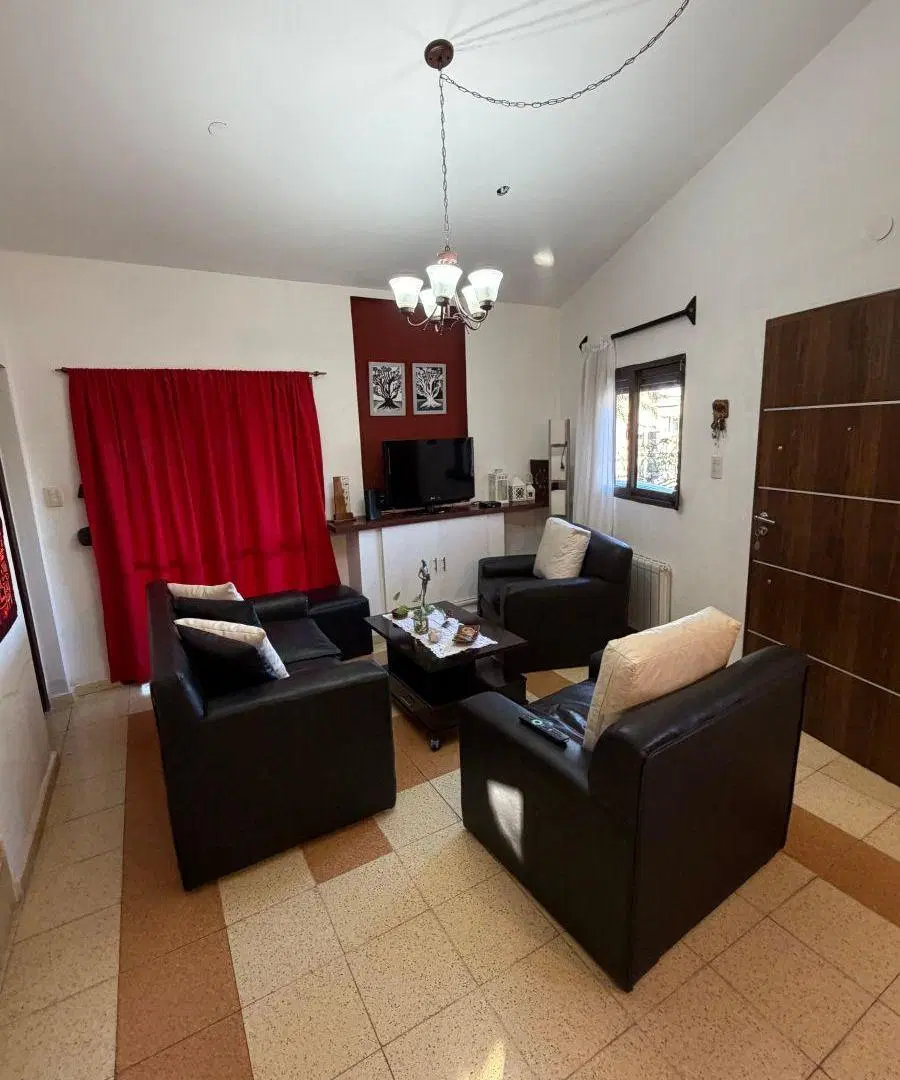 LA ESTANZUELA - CASA EN VENTA DE 3 DORMITORIOS 4