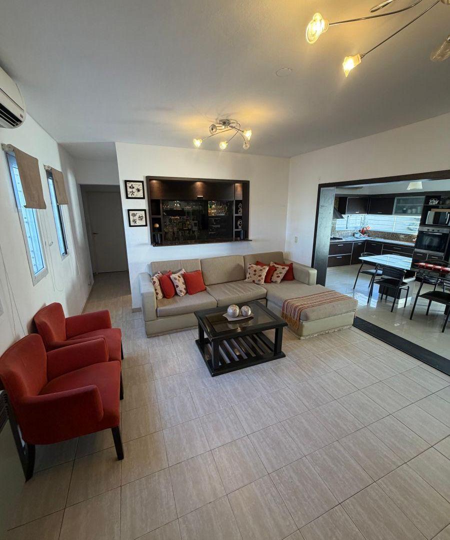 Foto de CASA EN VENTA DE DOS DORMITORIOS- ALTOS DE LA CALERA, imagen 2