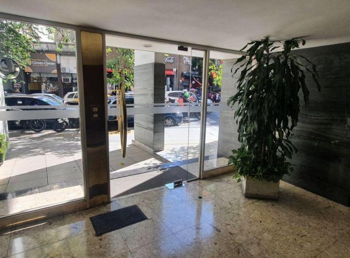 Virrey del pino esquina Amenabar.con o sin cochera y bauler