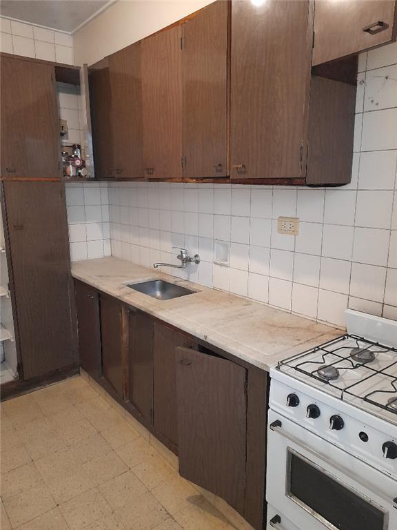 Venta Departamento en Oportunidad Semipiso de 4 Ambientes con Balcón Al Frente 2