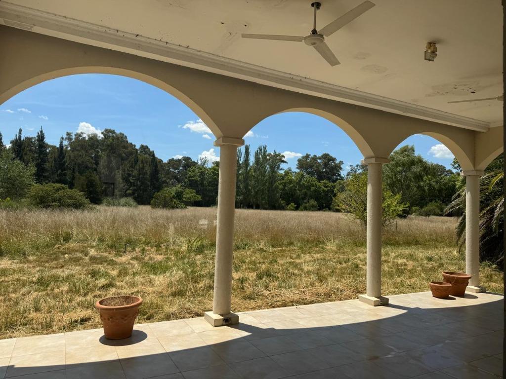 Casa en venta Estancia Benquerencia sobre chacra de 2,3 hectáreas