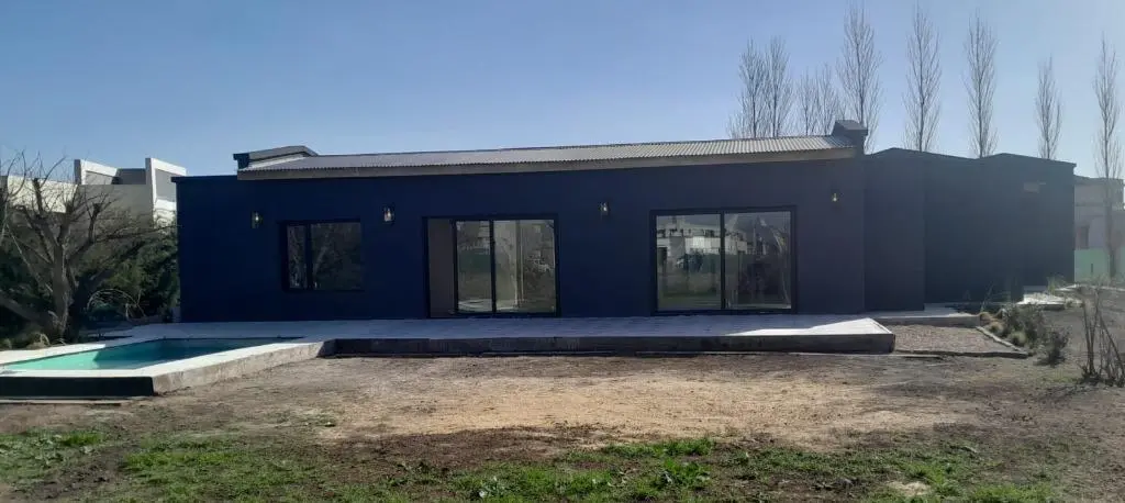 Alquiler anual o Venta Casa de estilo unico en Medal Pilar - 4