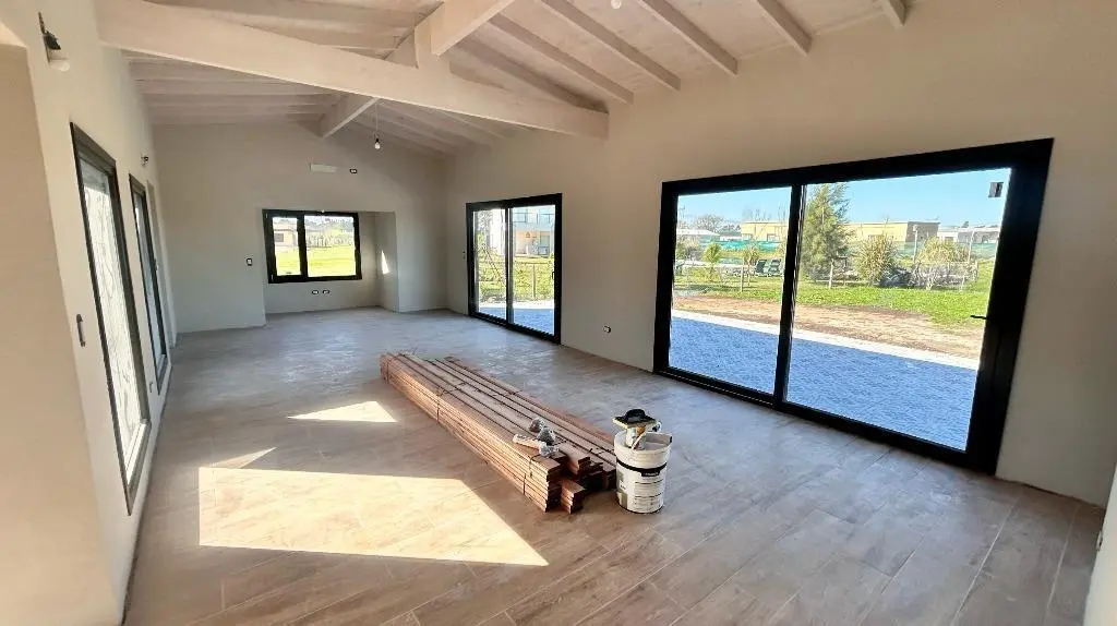 Alquiler anual o Venta Casa de estilo unico en Medal Pilar - 8