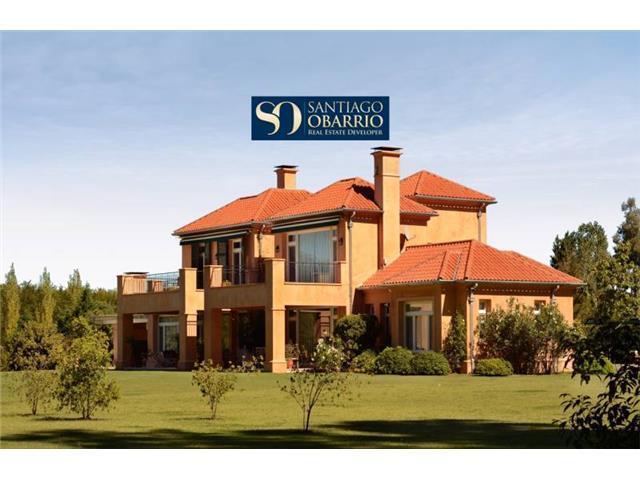 Lindísima casa en Venta de 450m2, lote de 2Ha en El Argentino Farm Club de Lujan