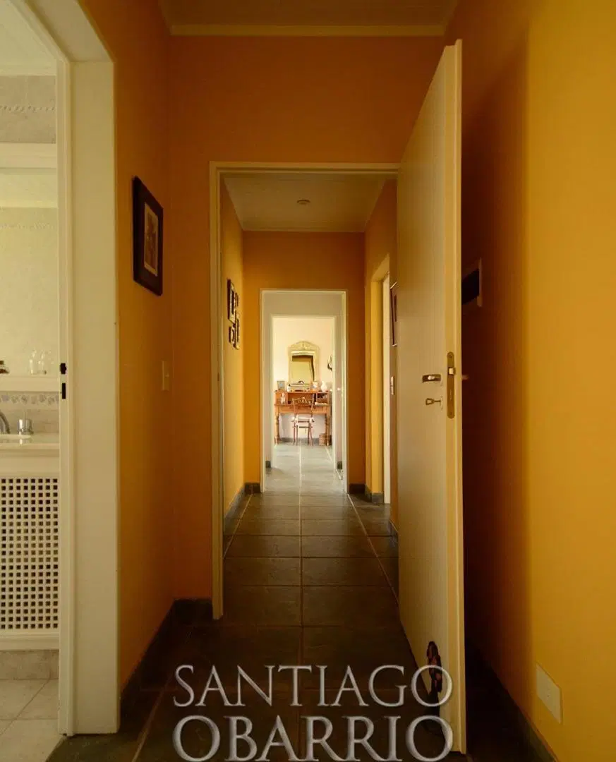 Exclusiva casa en Venta de 450m2 totales en el haras El Argentino Farm Club de Lujan 2