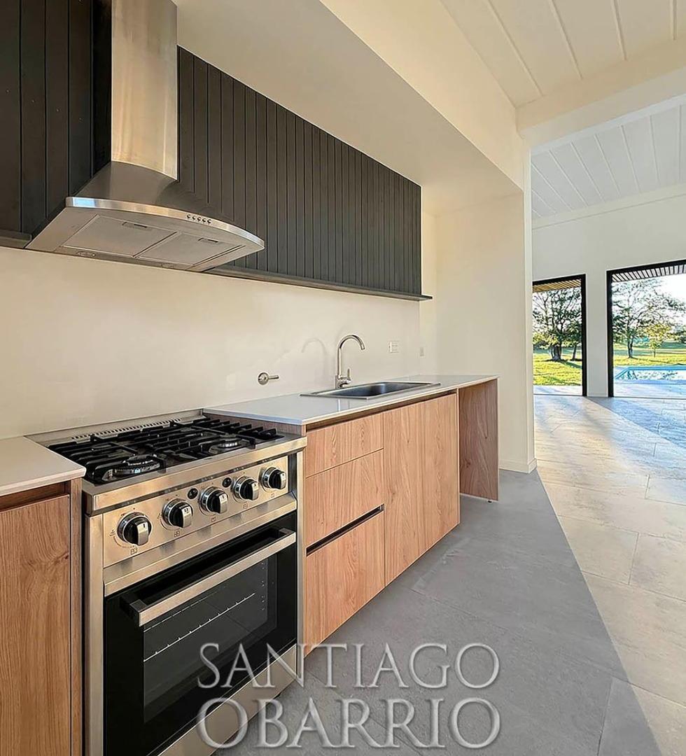 Foto de Casa en Venta de 332m² Totales en Everlinks golf & Country de Lujan con, imagen 3