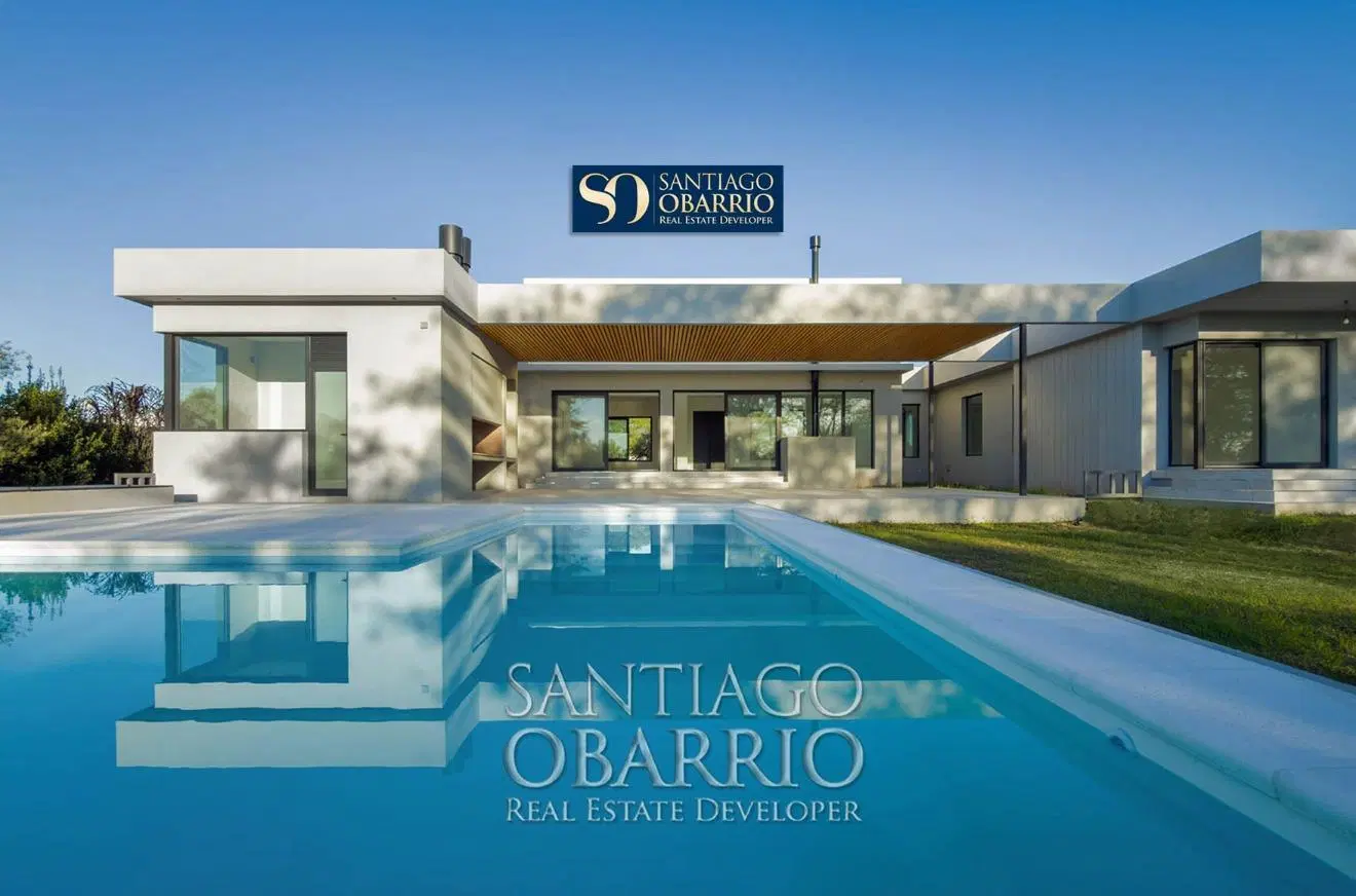 Casa en Alquiler de 332m² Totales en Everlinks golf & Country de Lujan con Vista al Golf 2