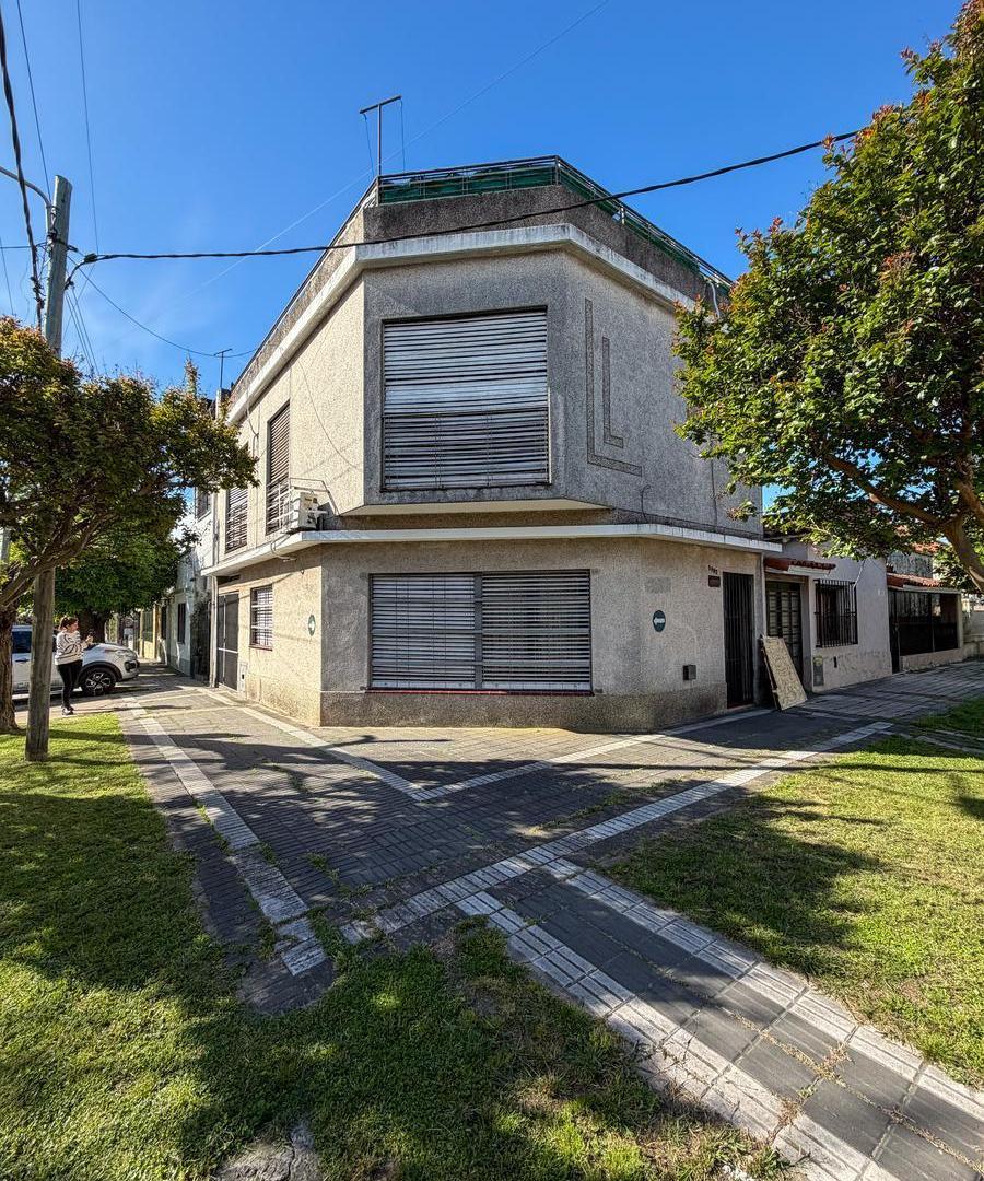 Foto de SANTILLI - FONROUGE 1402 ESQUINA LEVALLE, imagen 1