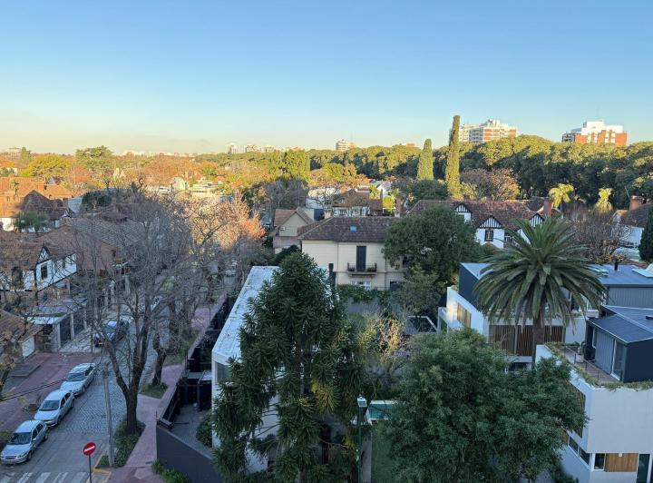 Departamento de 3 dormitorios + dependencia con cochera en San Isidro 5