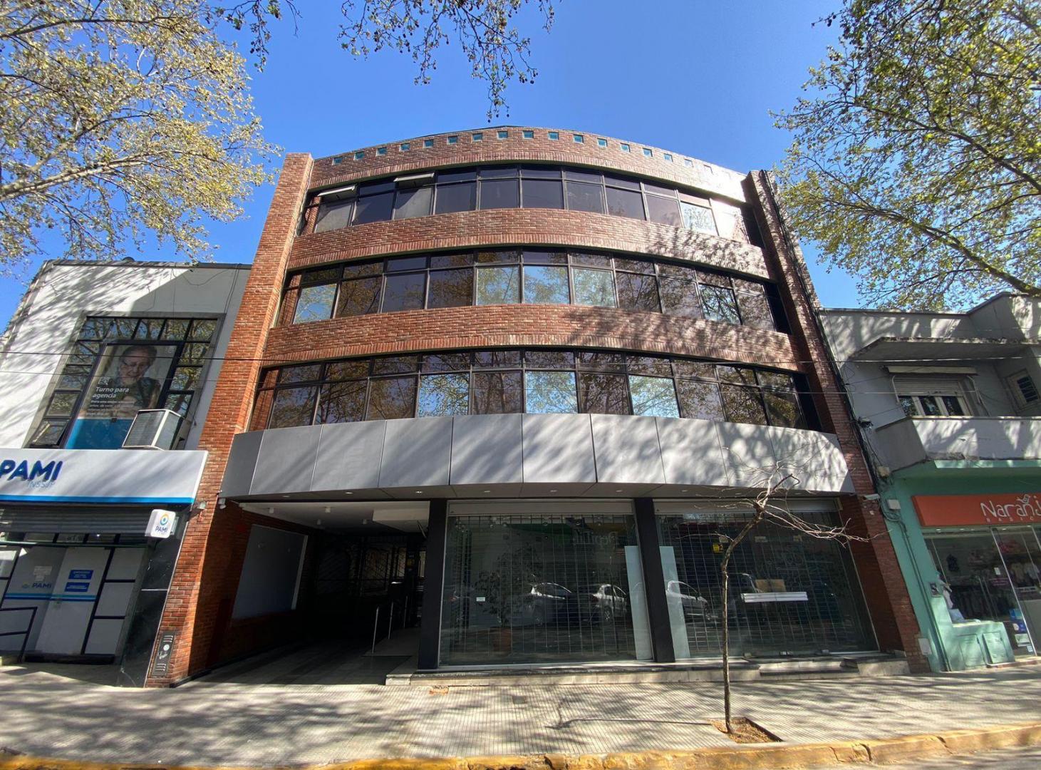 Oficina en alquiler en el centro de San Isidro